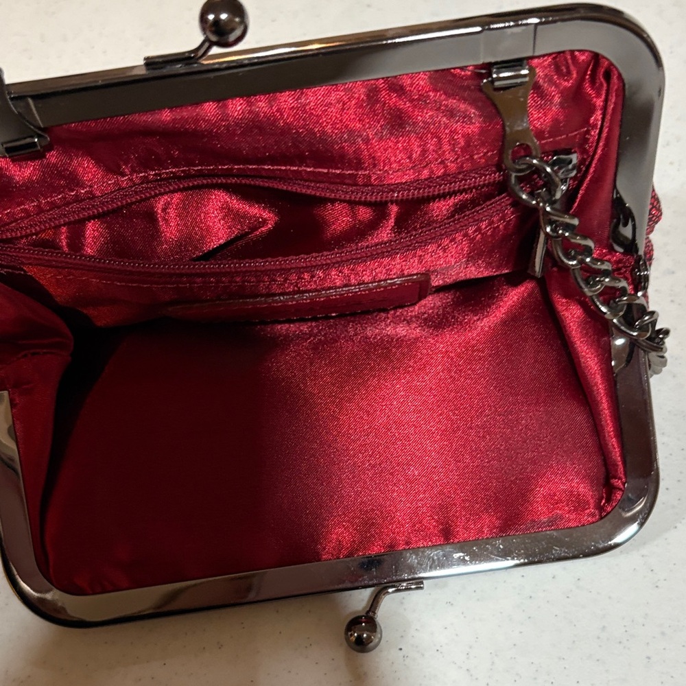 Express Elegant Red Chain Clutch - Picture 4 of 5
